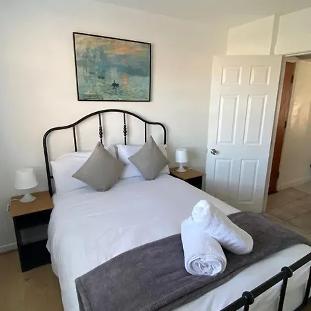 דירה Famous Westend Of Galway, 1 Bed